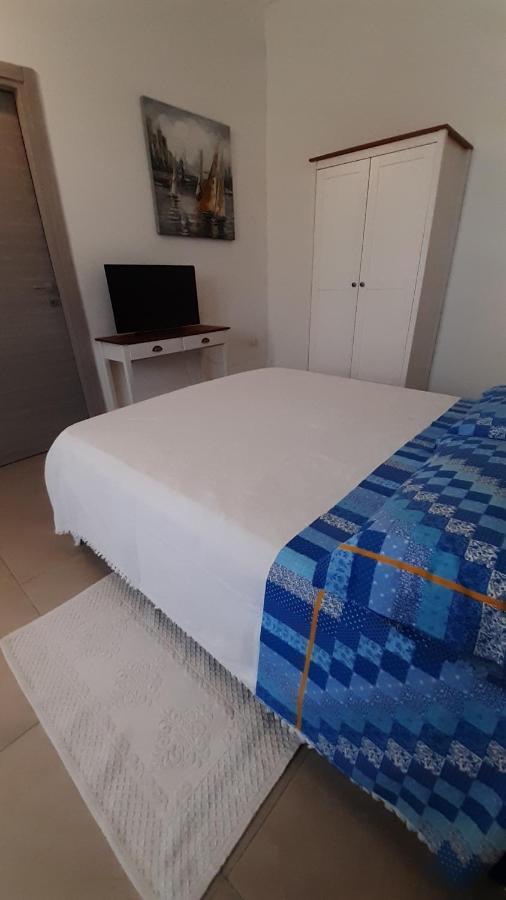 On The Road Bed & Breakfast Telti Exterior photo