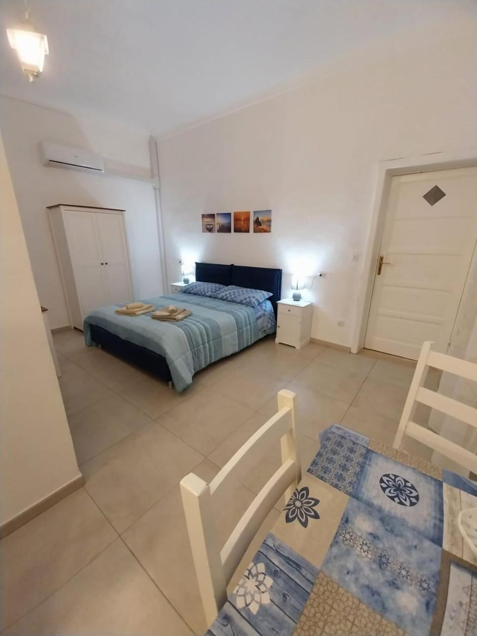 On The Road Bed & Breakfast Telti Exterior photo